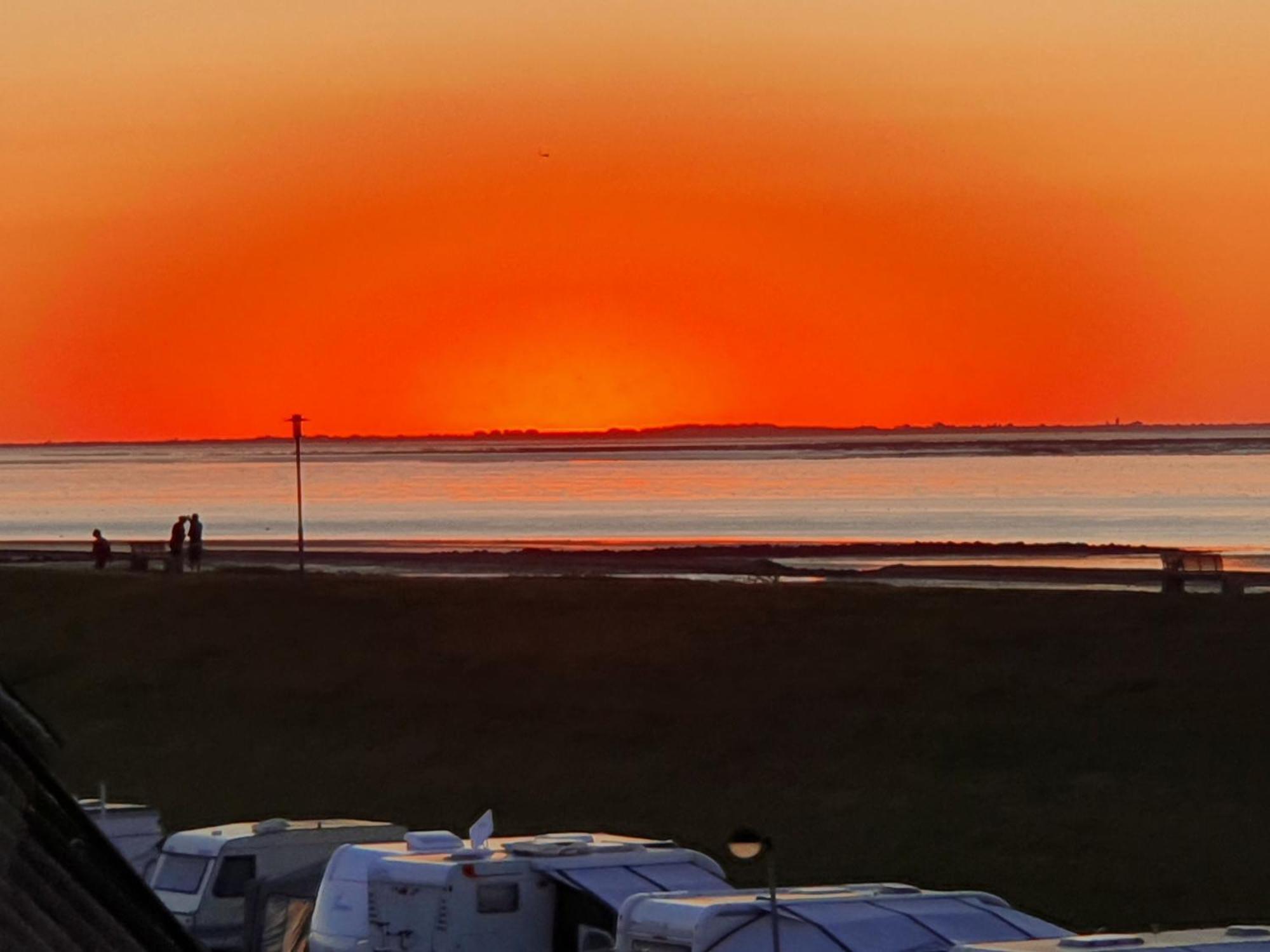 Meerzeit Strandhotel Neuharlingersiel Eksteriør billede